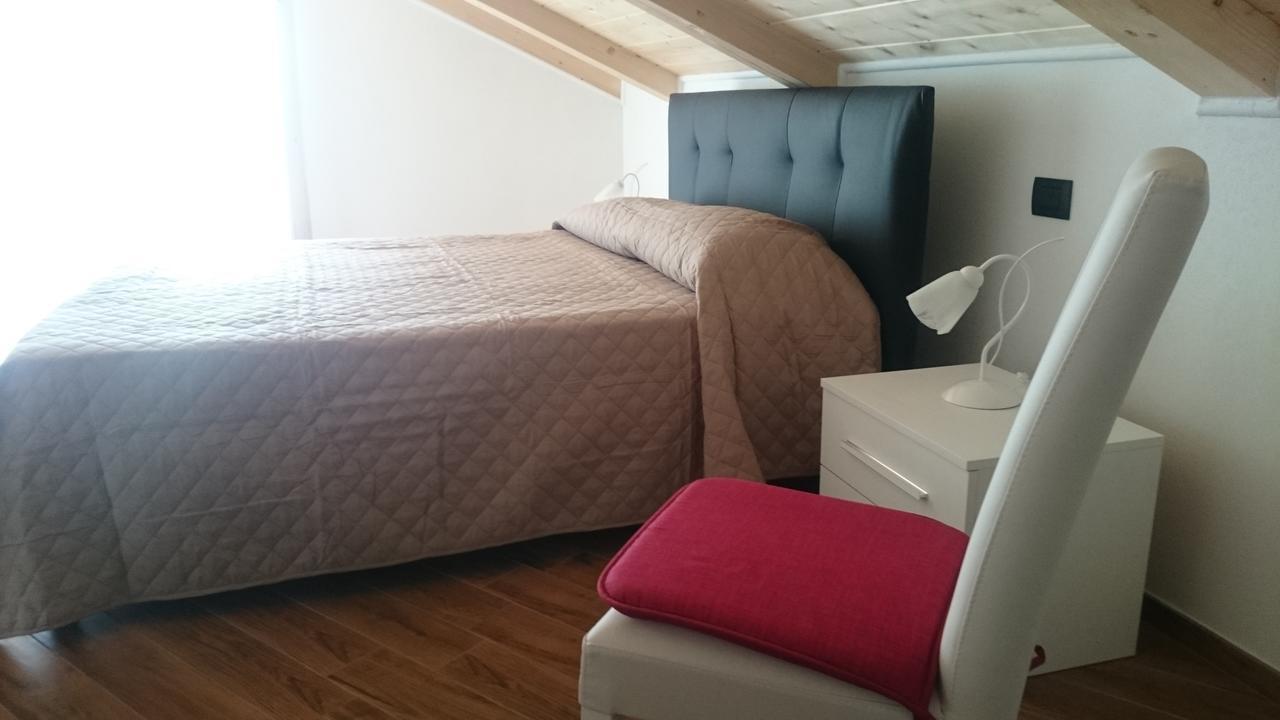 I Monili Apartment โมเนเลีย ภายนอก รูปภาพ