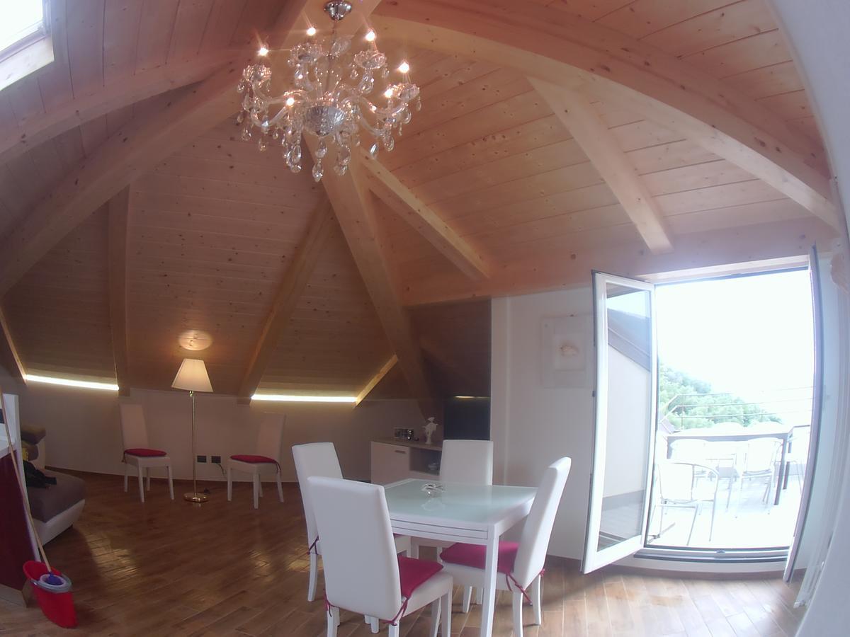 I Monili Apartment โมเนเลีย ภายนอก รูปภาพ