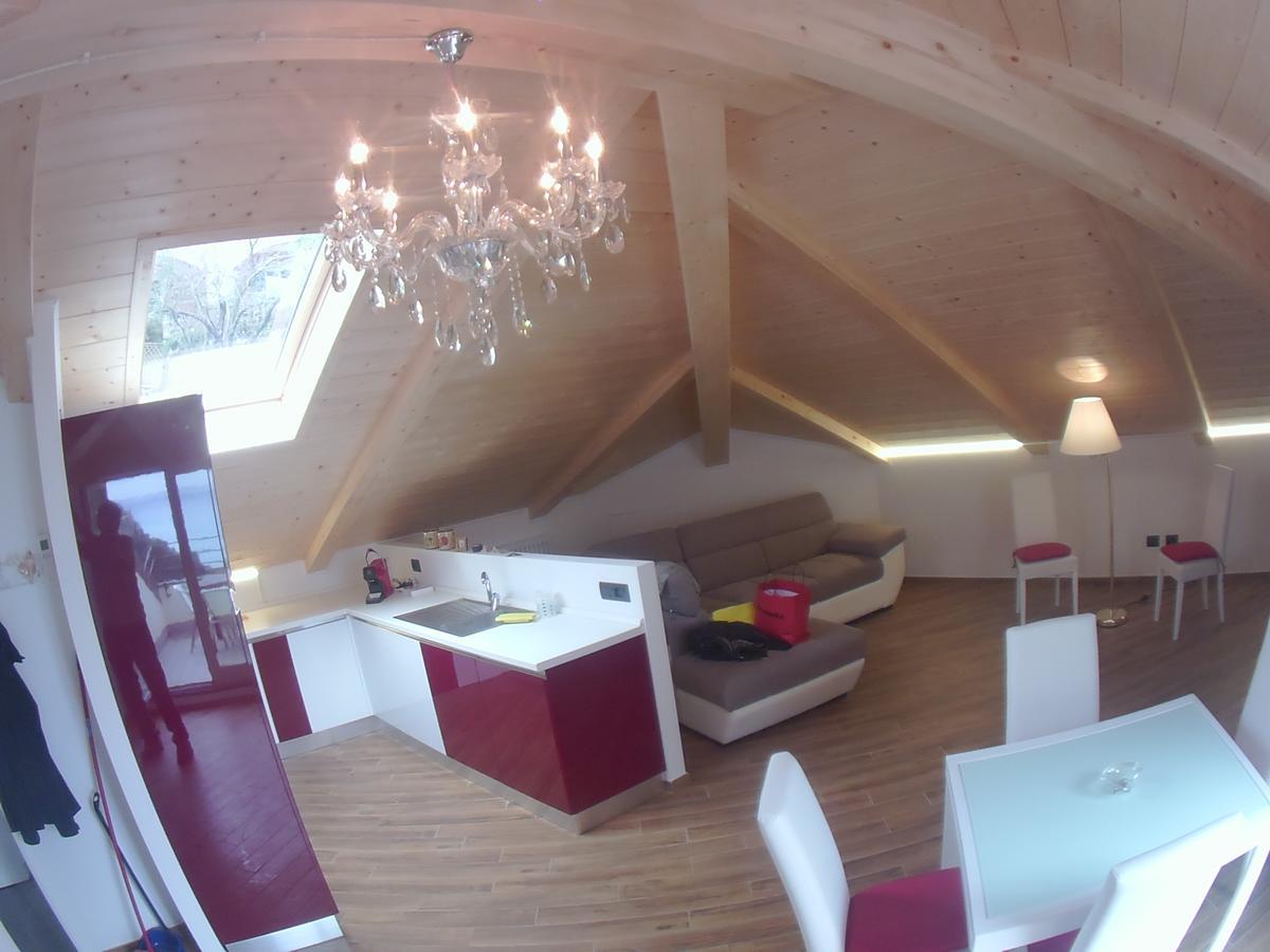 I Monili Apartment โมเนเลีย ภายนอก รูปภาพ